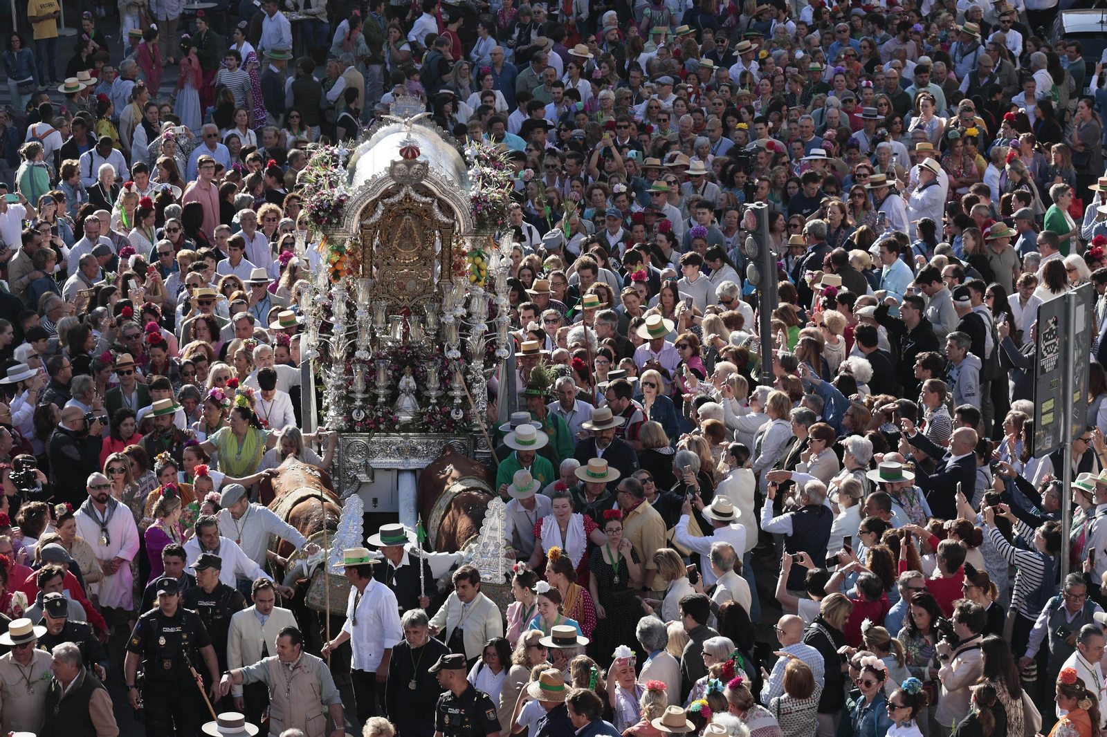 Las imágenes de la salida de la Hermandad del Rocío de Triana