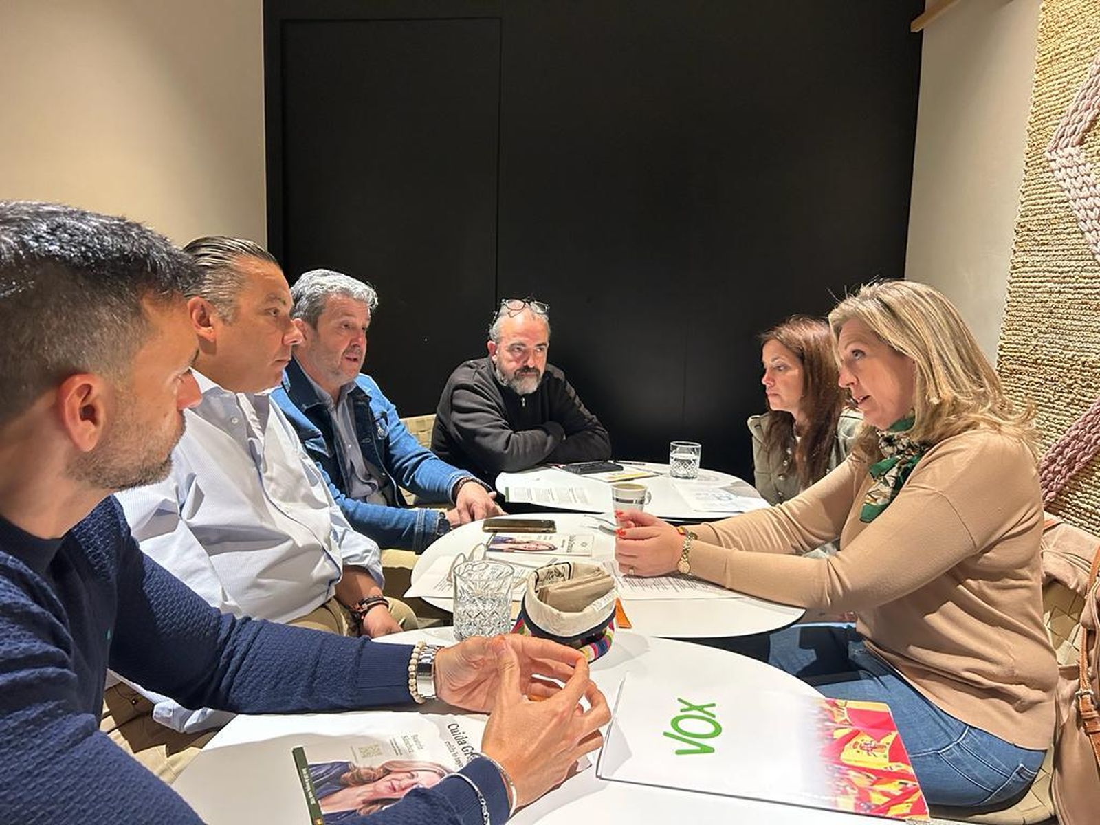 Imagen de la reunión entre Vox y la Federación de Empresarios de Granada