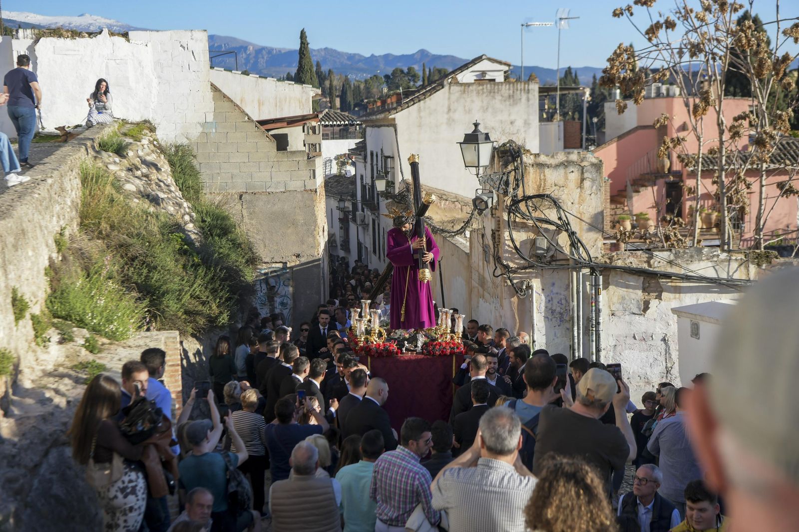 Galería: La Estrella sube en vía crucis al Cerro de San Miguel