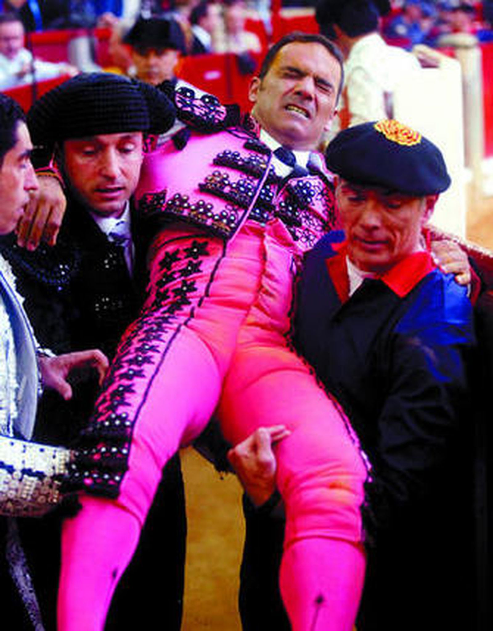 Javier González tras la cogida.