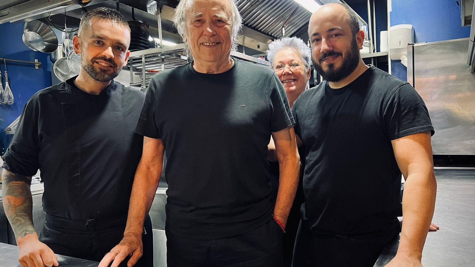 Los chefs Santiago Chamorro y Guzmán Vega se convirtieron en los 'cicerones' gastronómicos de Serrat por un día