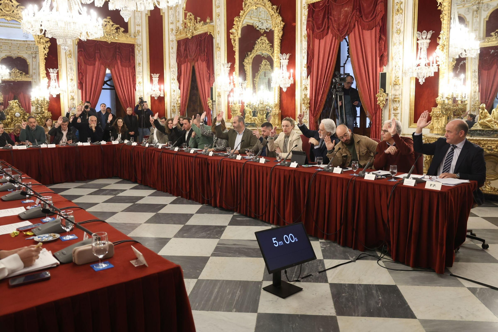 El Pleno Extraordinario de la Diputación de Cádiz.