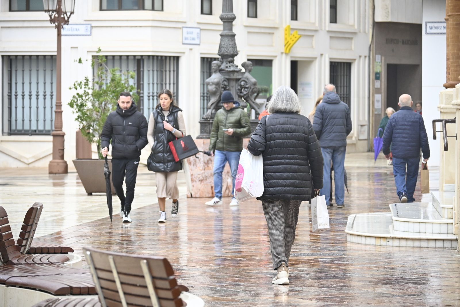 Fotografías de ambiente en la mañana del 3 de enero en Huelva