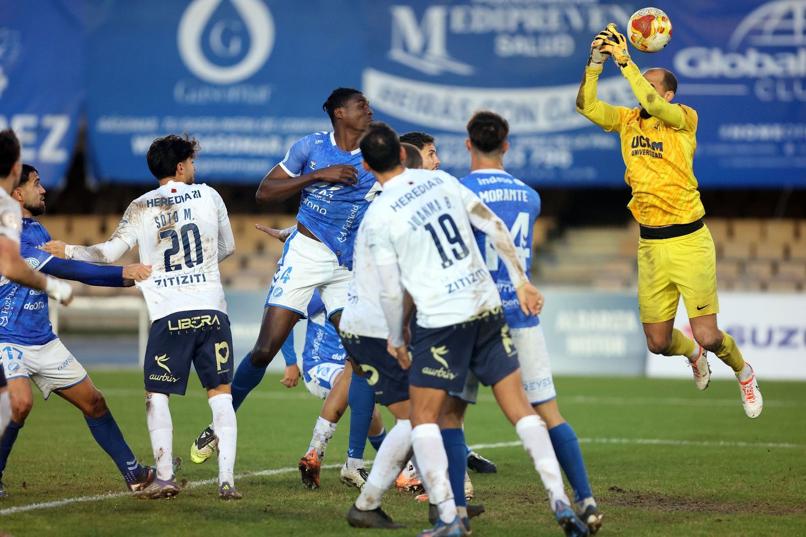 Imágenes del Xerez DFC contra el UCAM Murcia CF en Chapín