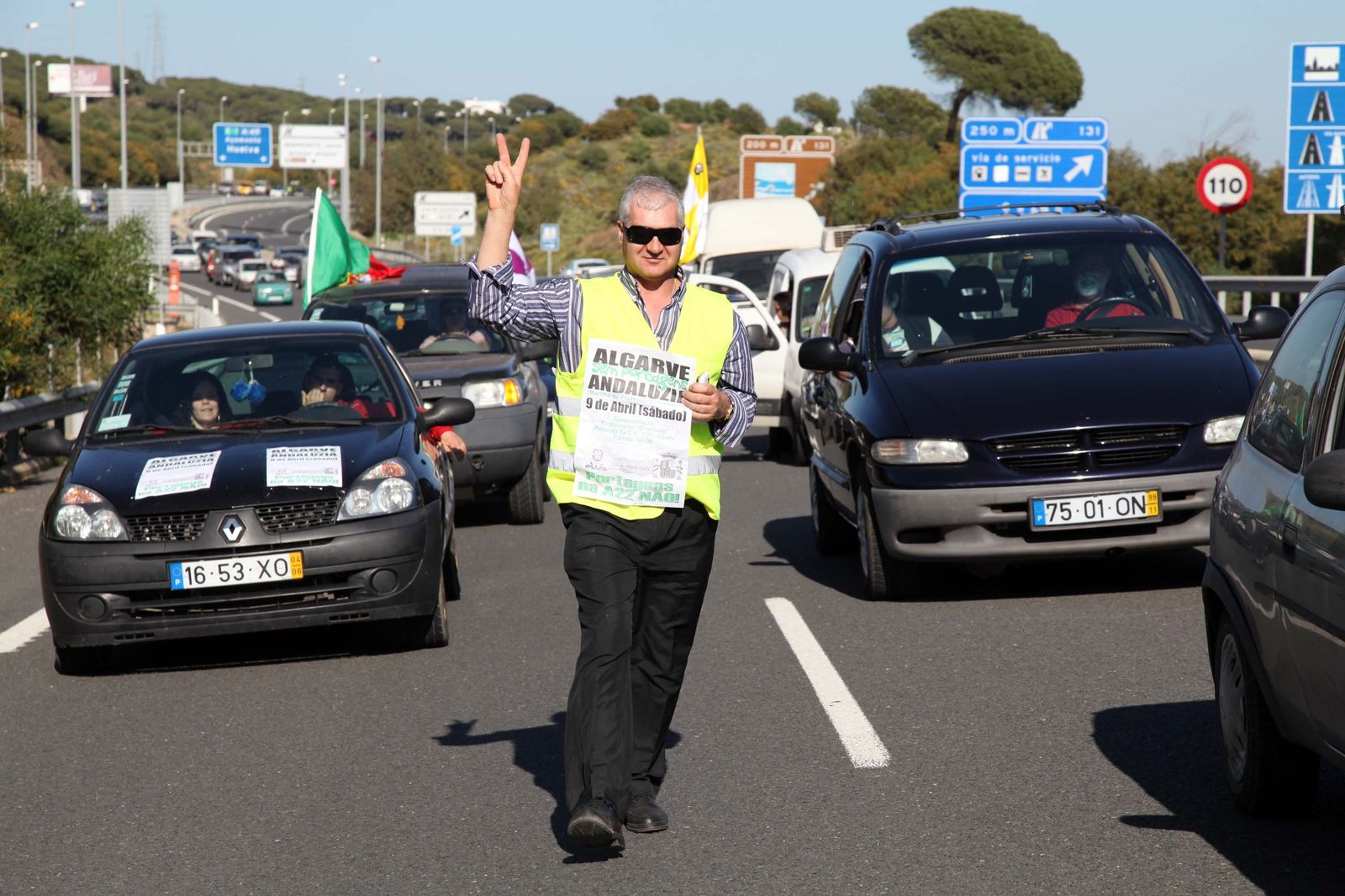 Protesta por el peaje en la autopista A22 del Algarve portugués.
