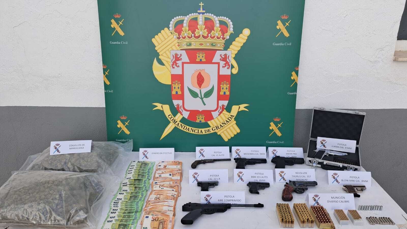 Material incautado por la Guardia Civil en su última operación