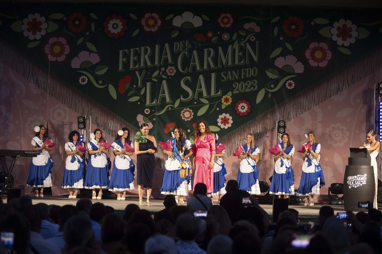 Búscate en las imágenes de la inauguración de la Feria del Carmen y de la Sal de San Fernando