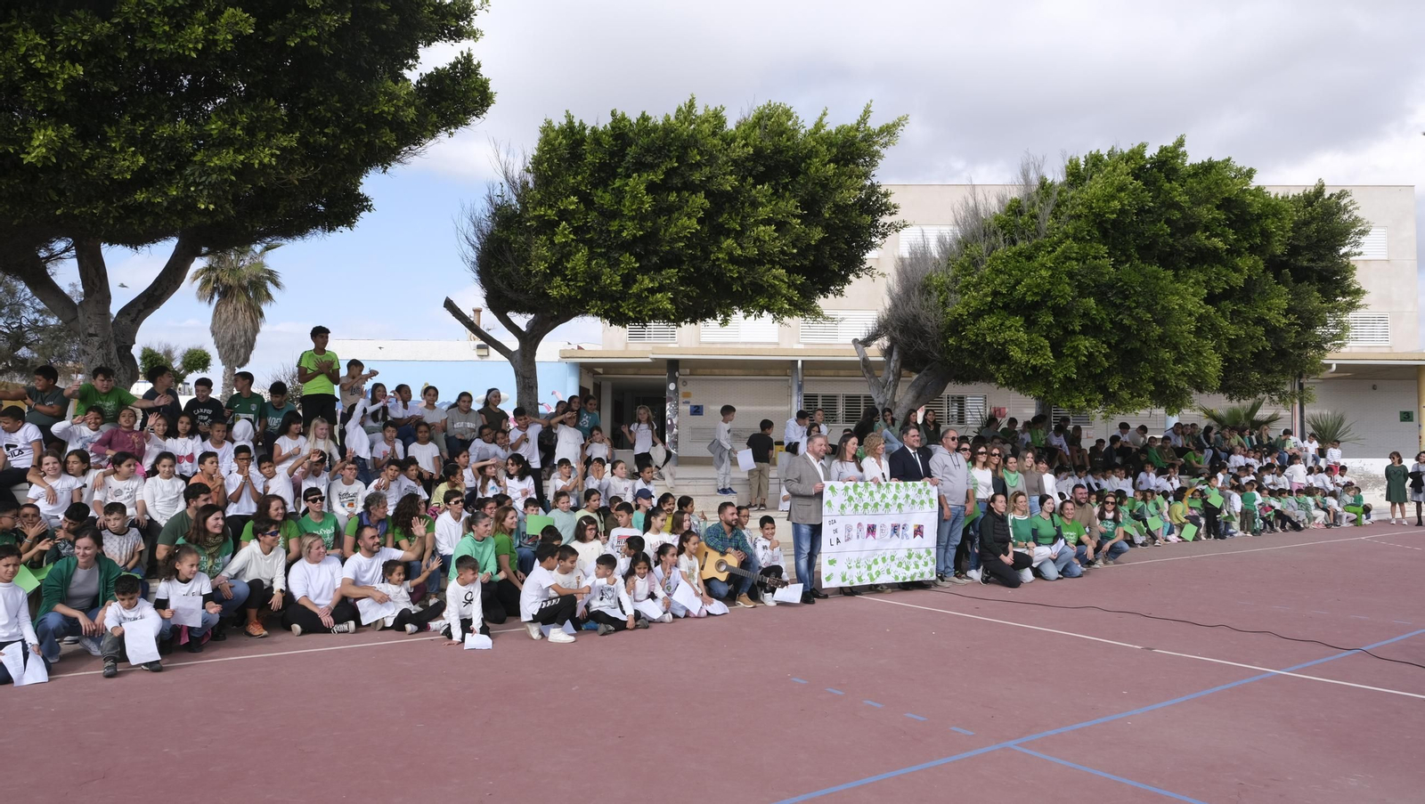 Día de la Bandera de Andalucía en el Colegio Virgen del Mar de Cabo de Gata, en imágenes