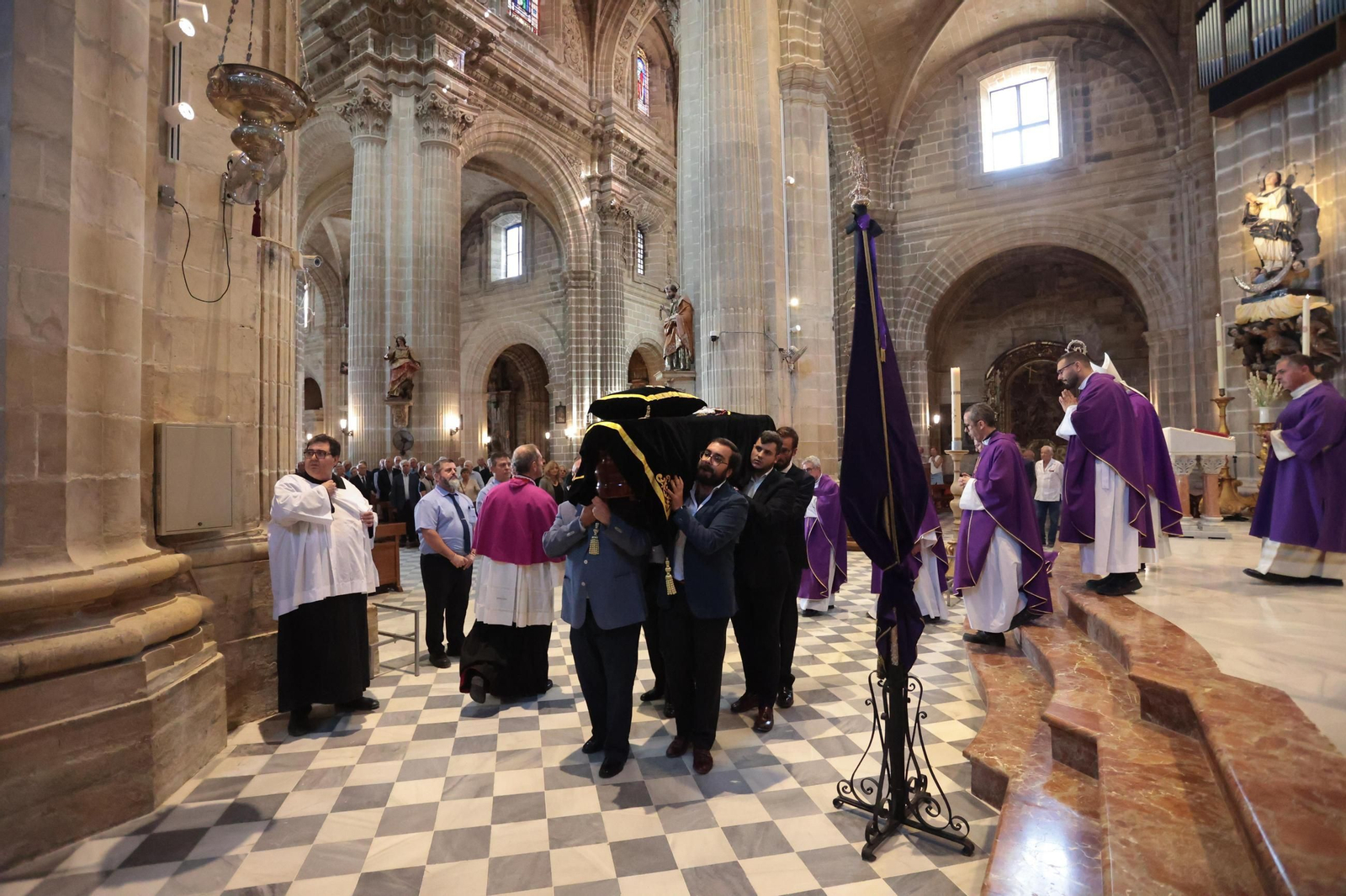 El funeral del periodista Andrés Luis Cañadas, en imágenes