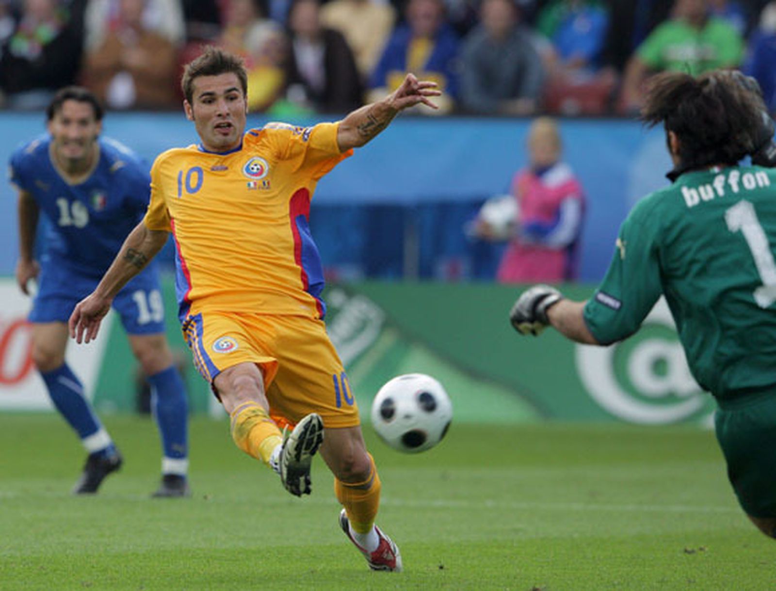 Rumanía-Italia (1-1): Buffon salva a la 'azzurra'