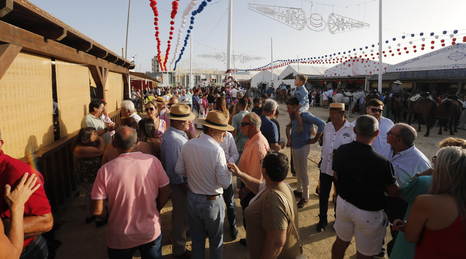 Búscate en las fotos del viernes en la Feria de Tarifa