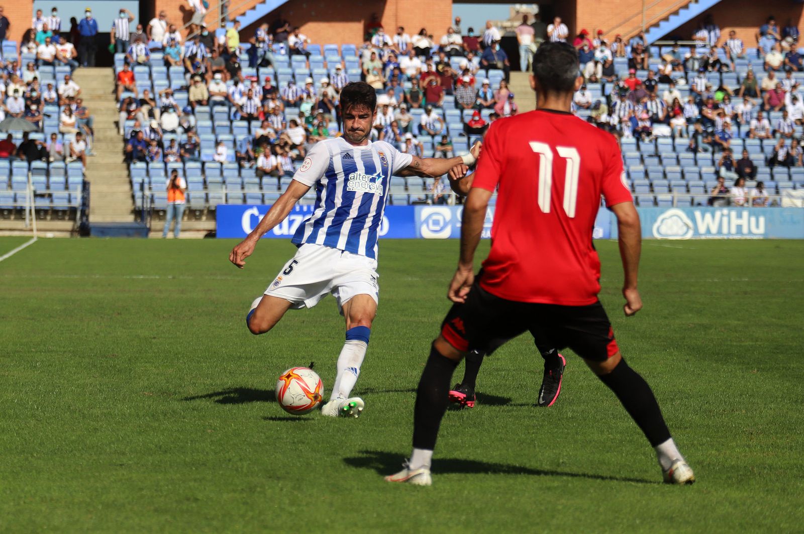 Pablo Gallardo, durante el partido contra el Gerena en el Nuevo Colombino.
