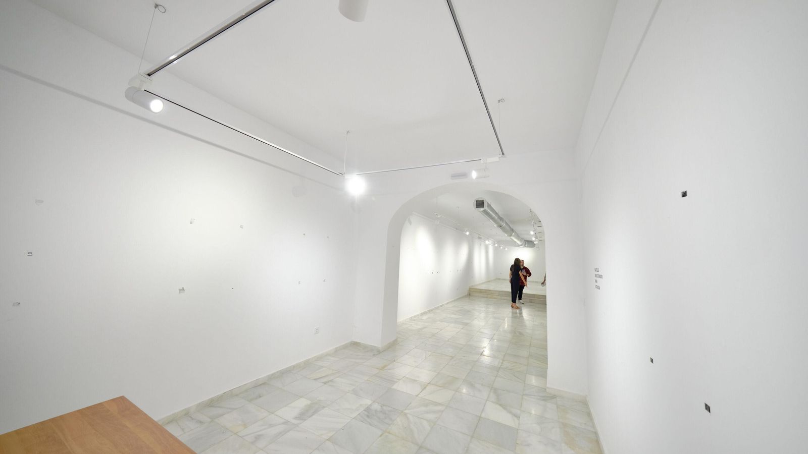 Amplia sala de la planta baja del edificio, que se destinará a sala de exposiciones.