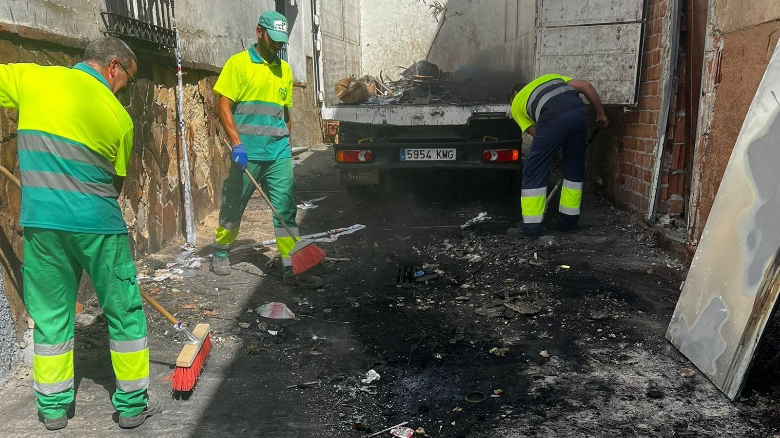 Limpieza en calle Hervás.