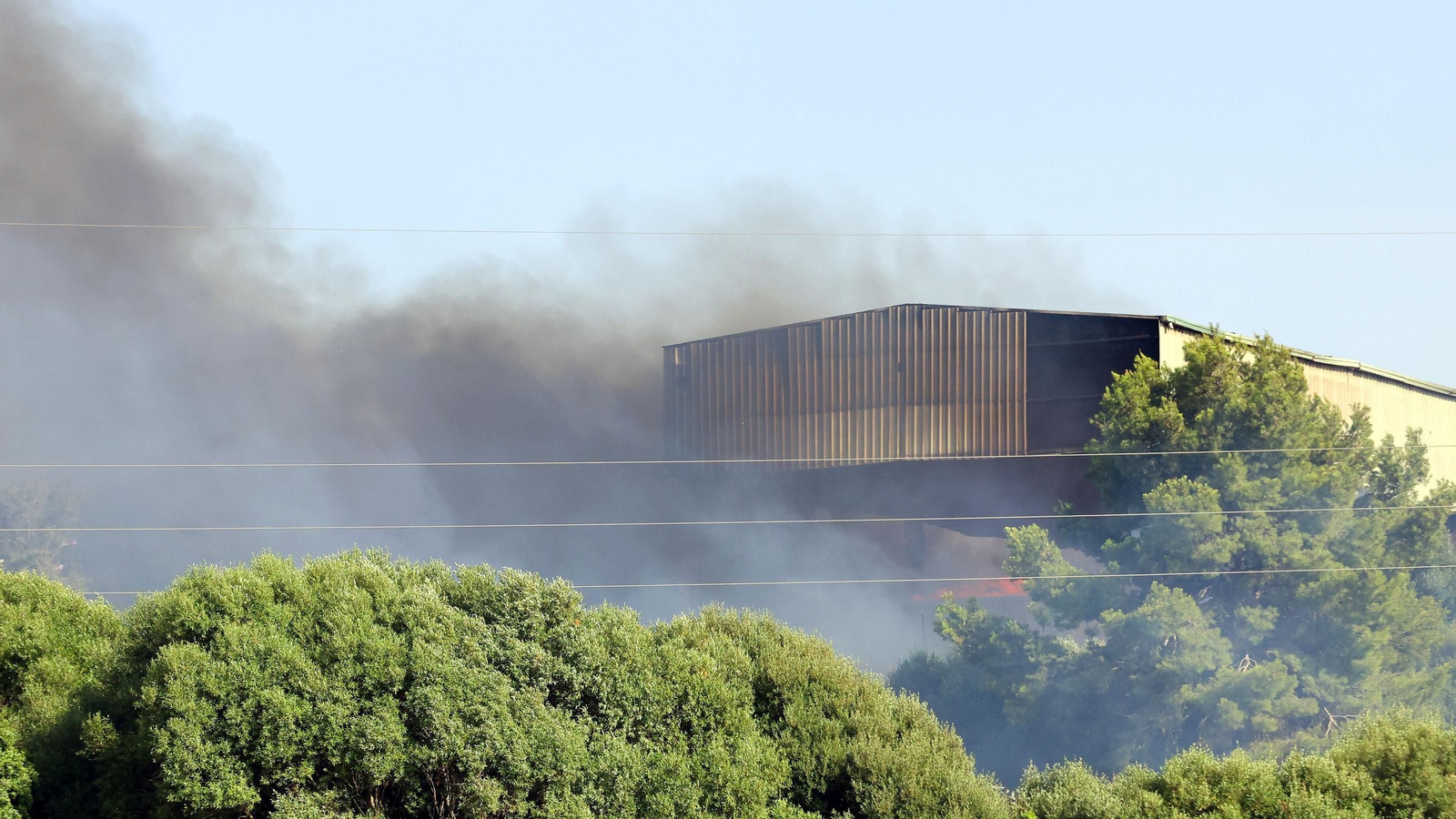 Imágenes del incendio en la planta de Las Calandrias en Jerez