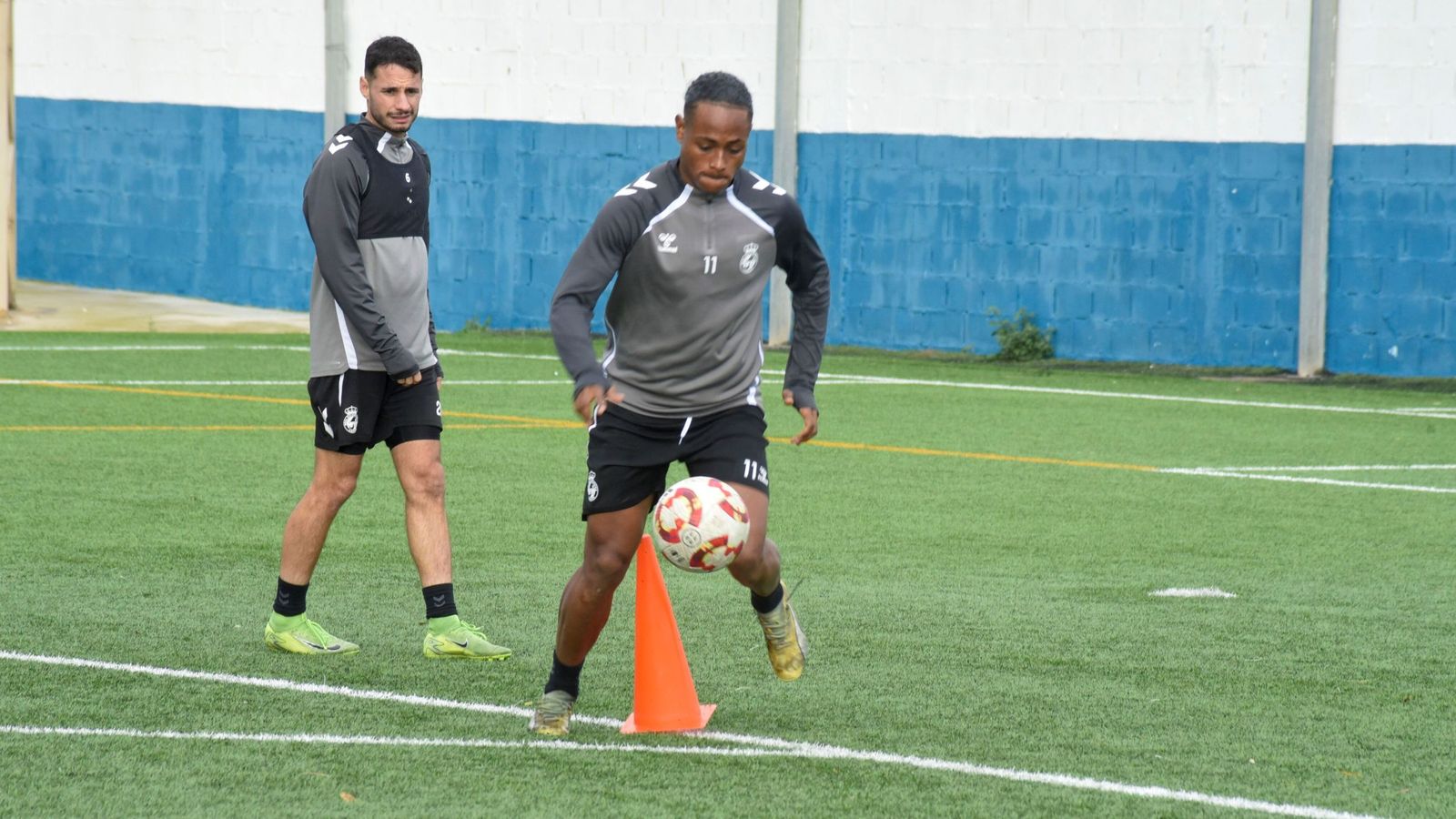 Joanet López, durante el entrenamiento de la Balona este jueves, en la Ciudad Deportiva