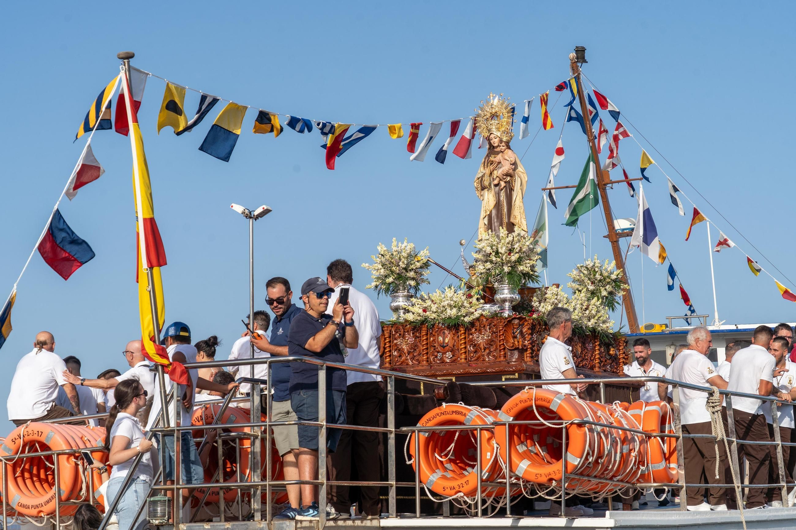 Imágenes de la Solemne Procesión marítima de la Virgen del Carmen en Punta Umbría