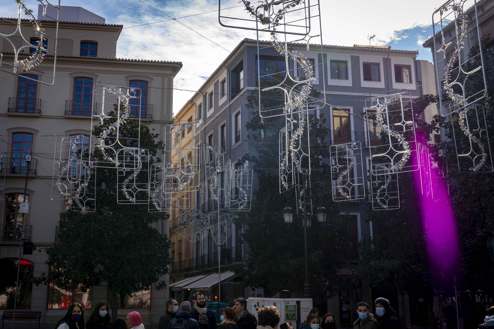 Fotos: Preparación alumbrado y espectáculo de Navidad en Granada