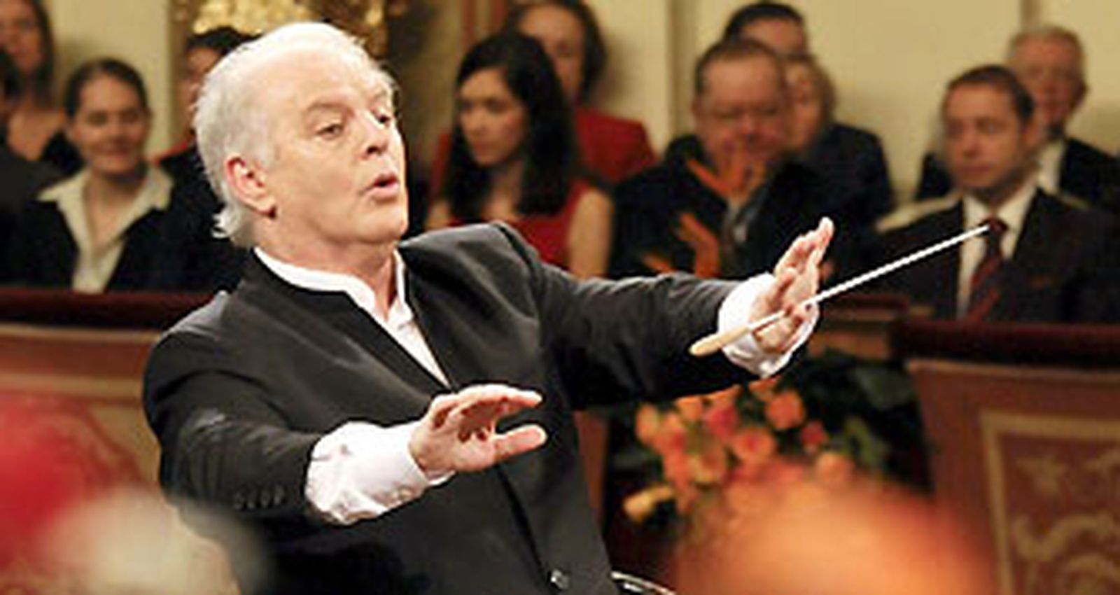 Barenboim rinde tributo a Strauss y Haydn en su debut al frente del Concierto de Año Nuevo