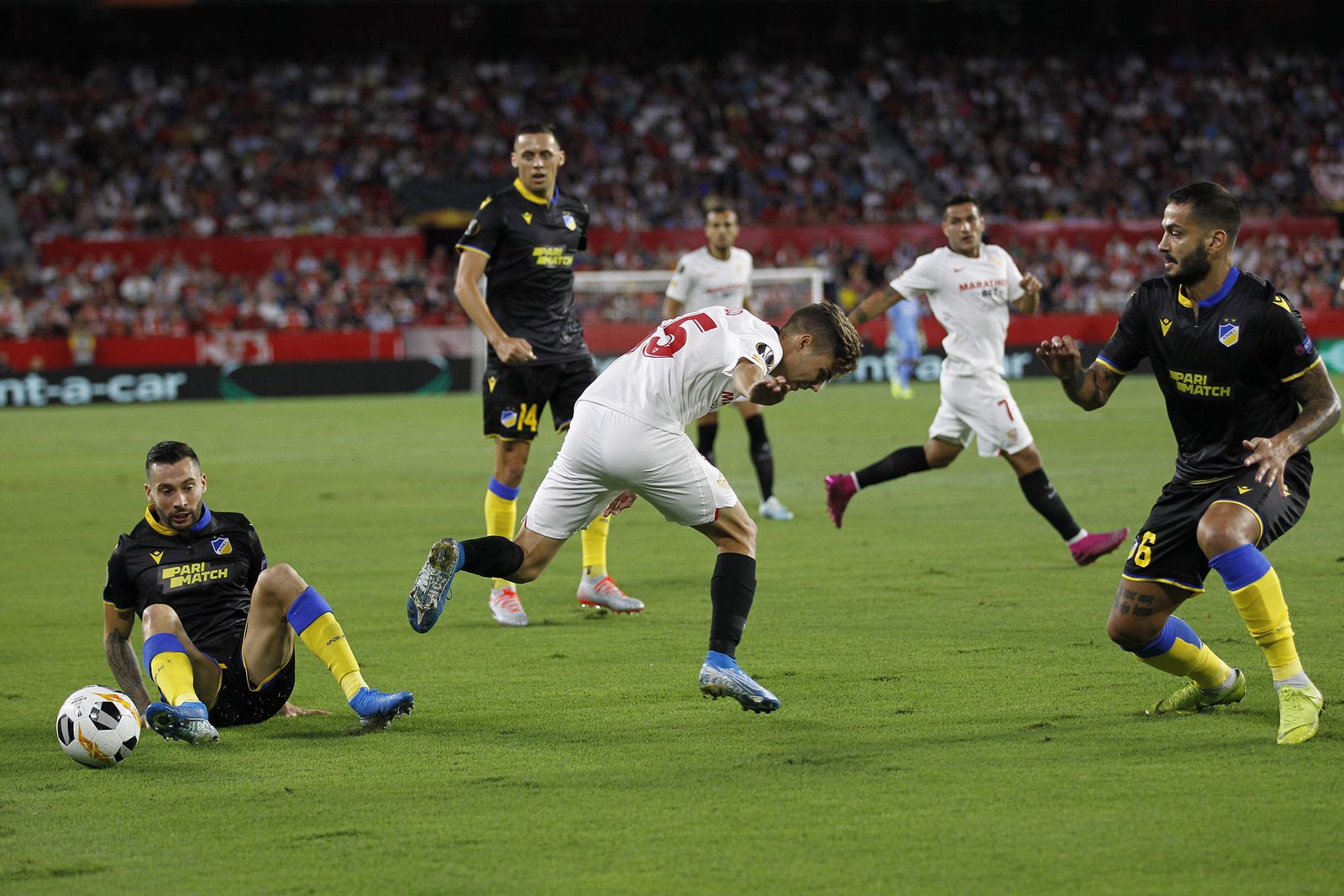 Las fotos del Sevilla-Apoel