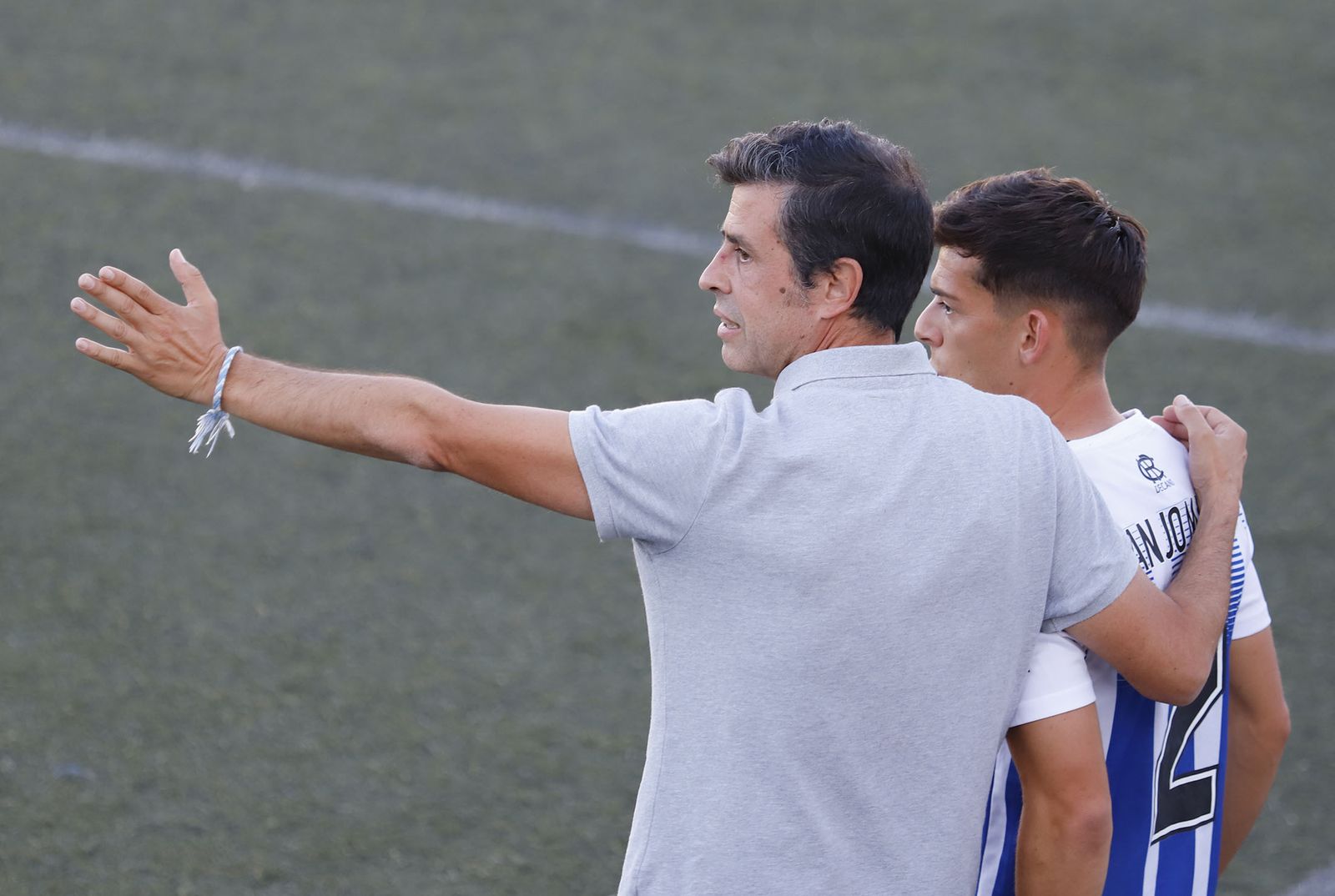 Imágenes del encuentro entre el Conil y el Recreativo de Huelva