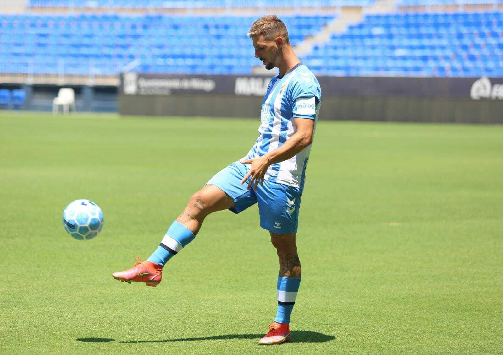 Fotos: El Málaga presenta cinco fichajes de una tacada