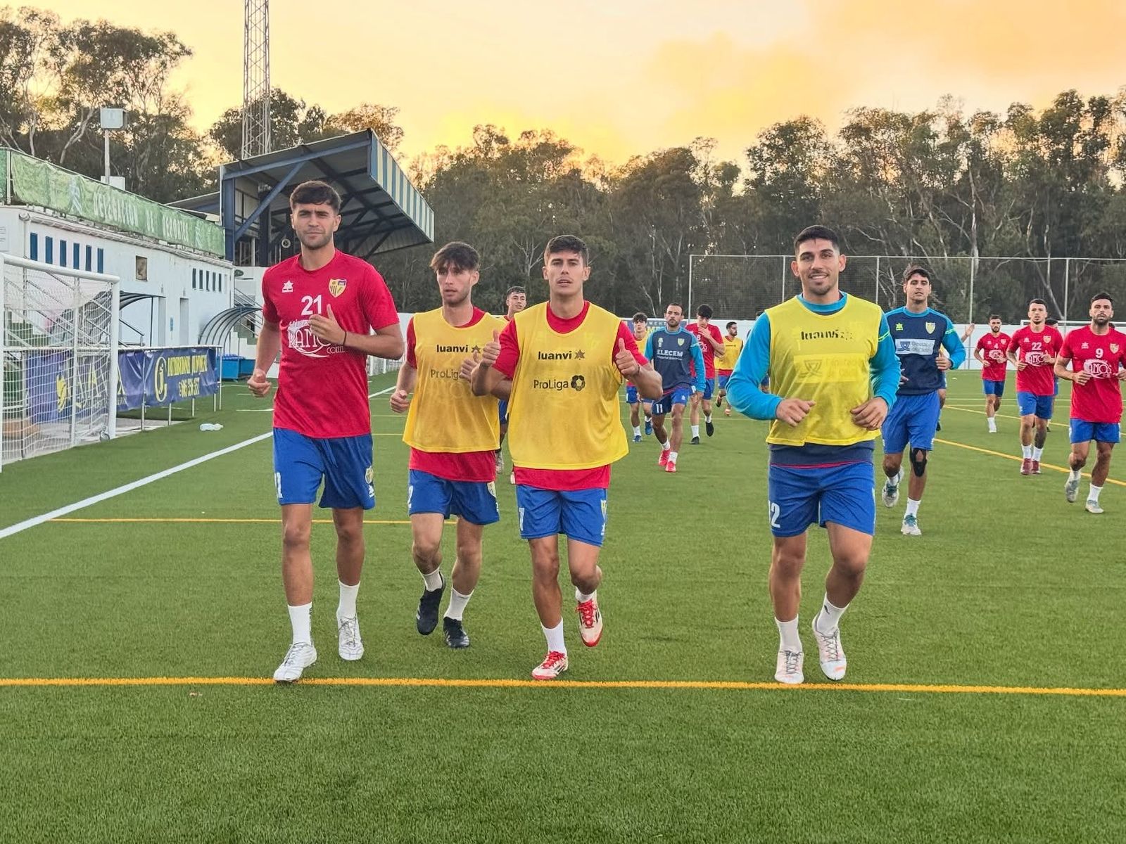 Entrenamiento de Conil en la presente semana en el Pérez Ureba.