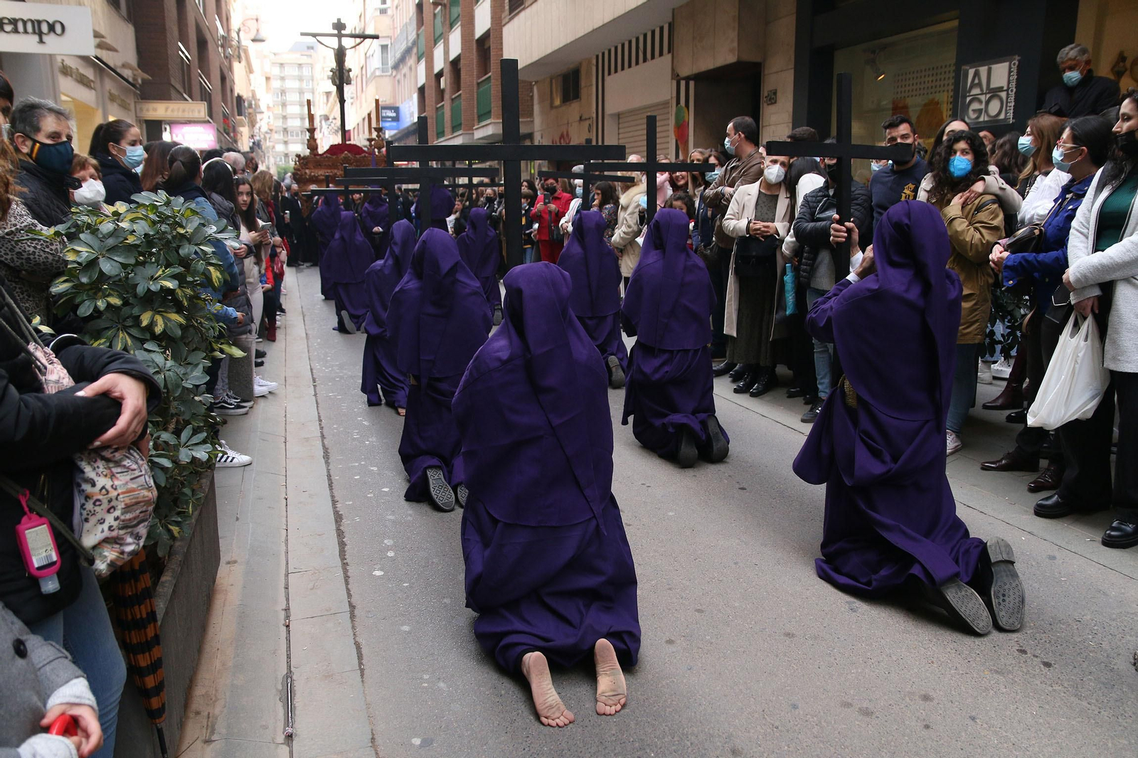 La procesión de las Angustias de Almería, en imágenes