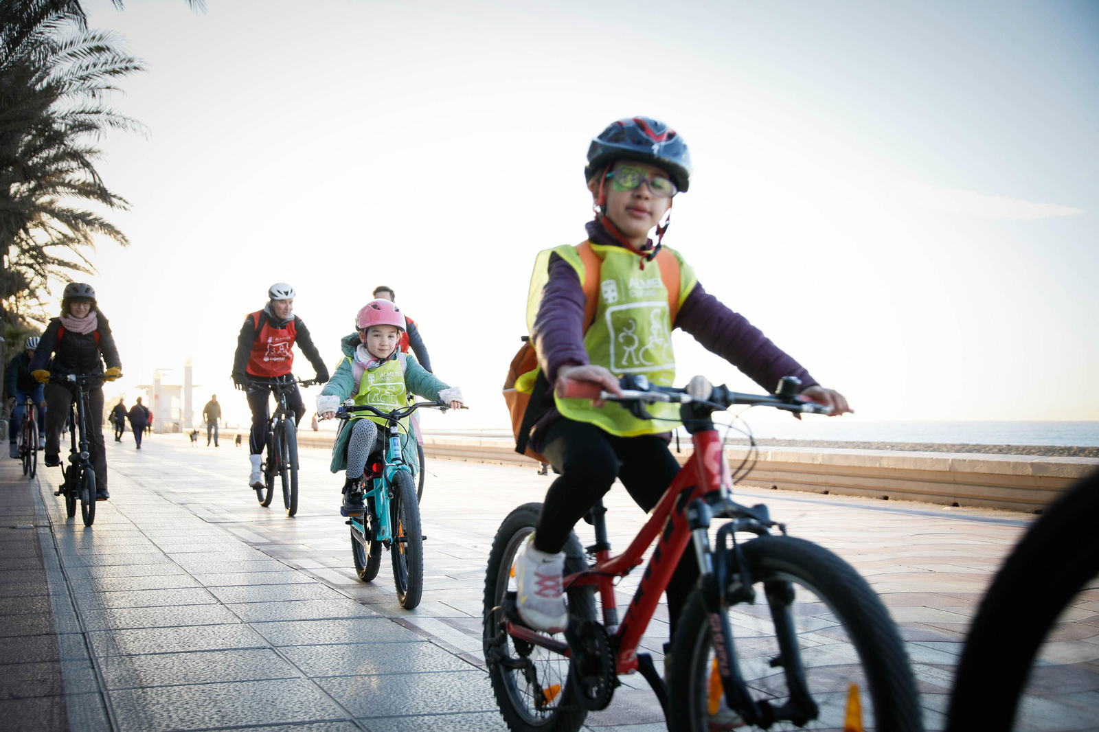 Te contamos en imágenes como ha sido la jornada del proyecto "En bici y caminando al cole"