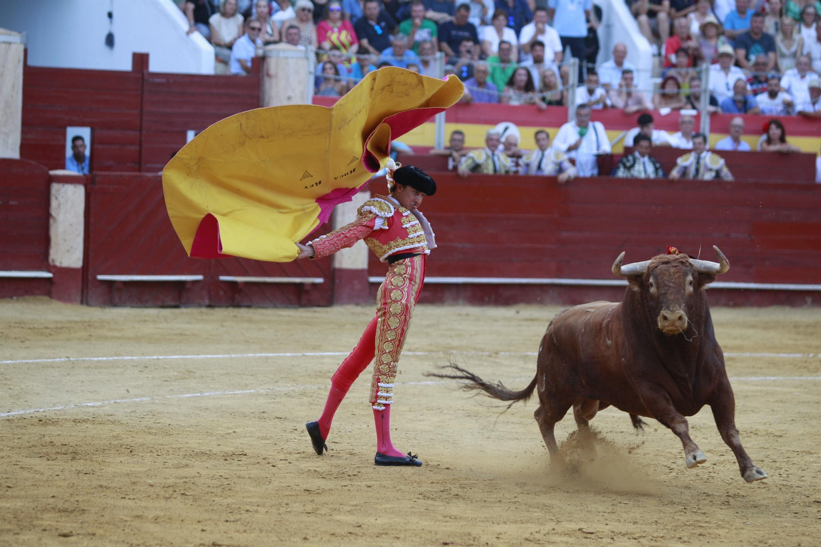 La despedida del torero Enrique Ponce de la Feria de Almería 2024, en imágenes