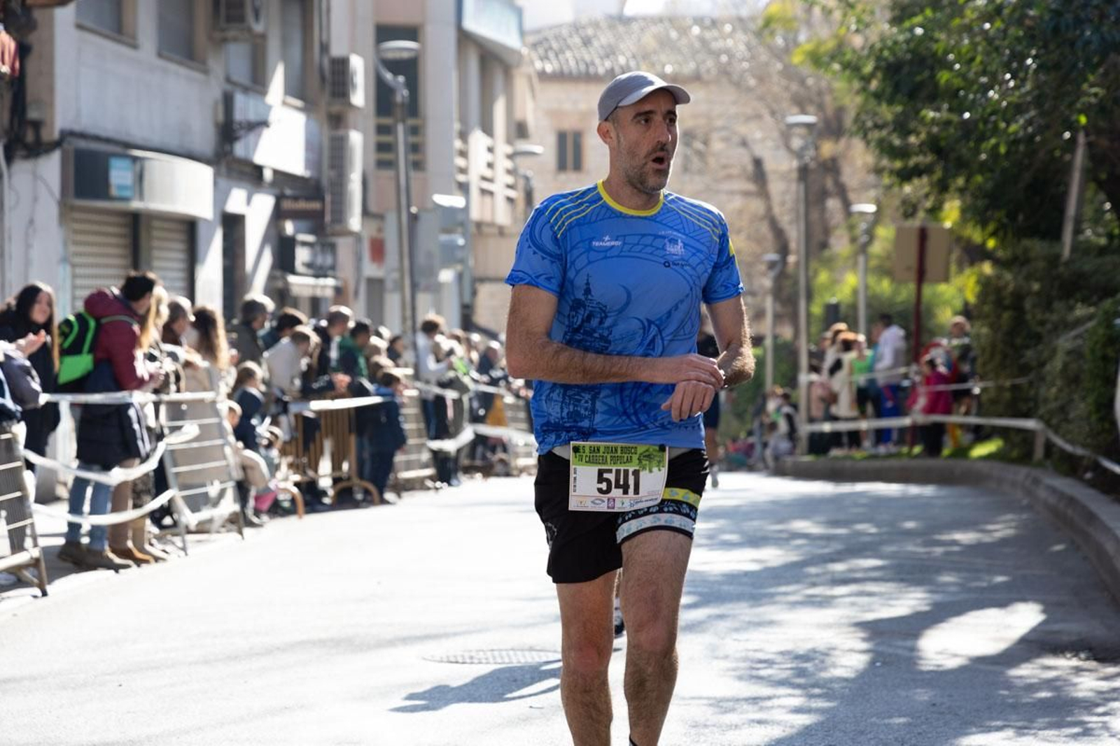 Deporte y solidaridad se unen en la IV Carrera Popular IES San Juan Bosco, en imágenes