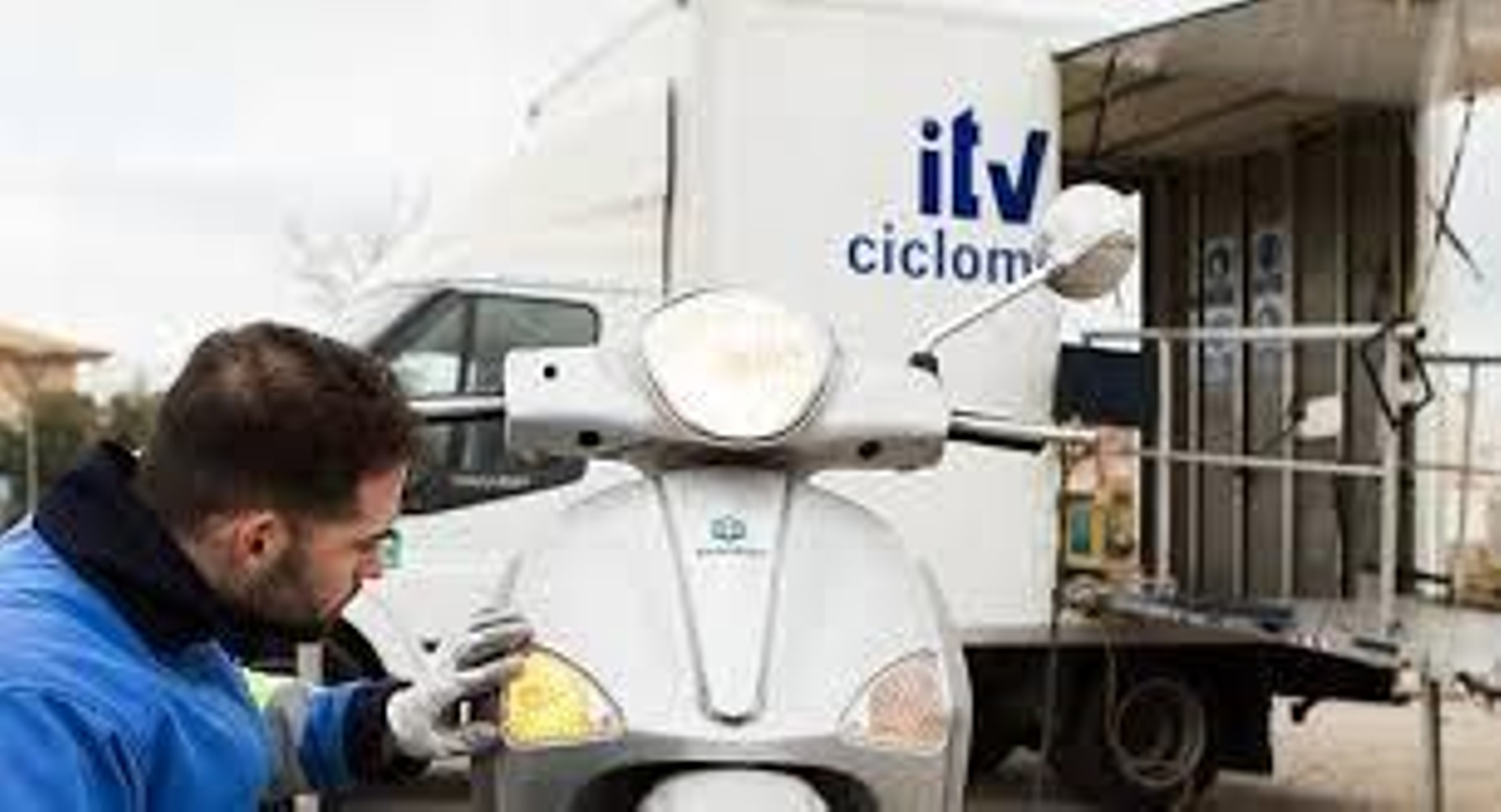 Una imagen de la ITV para motos en La Victoria.