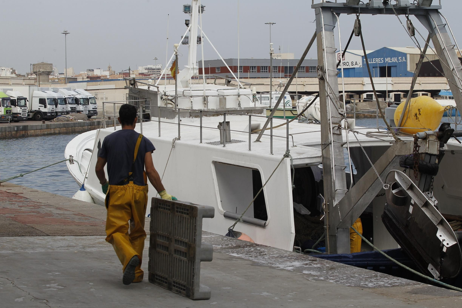 Puerto pesquero de Almería