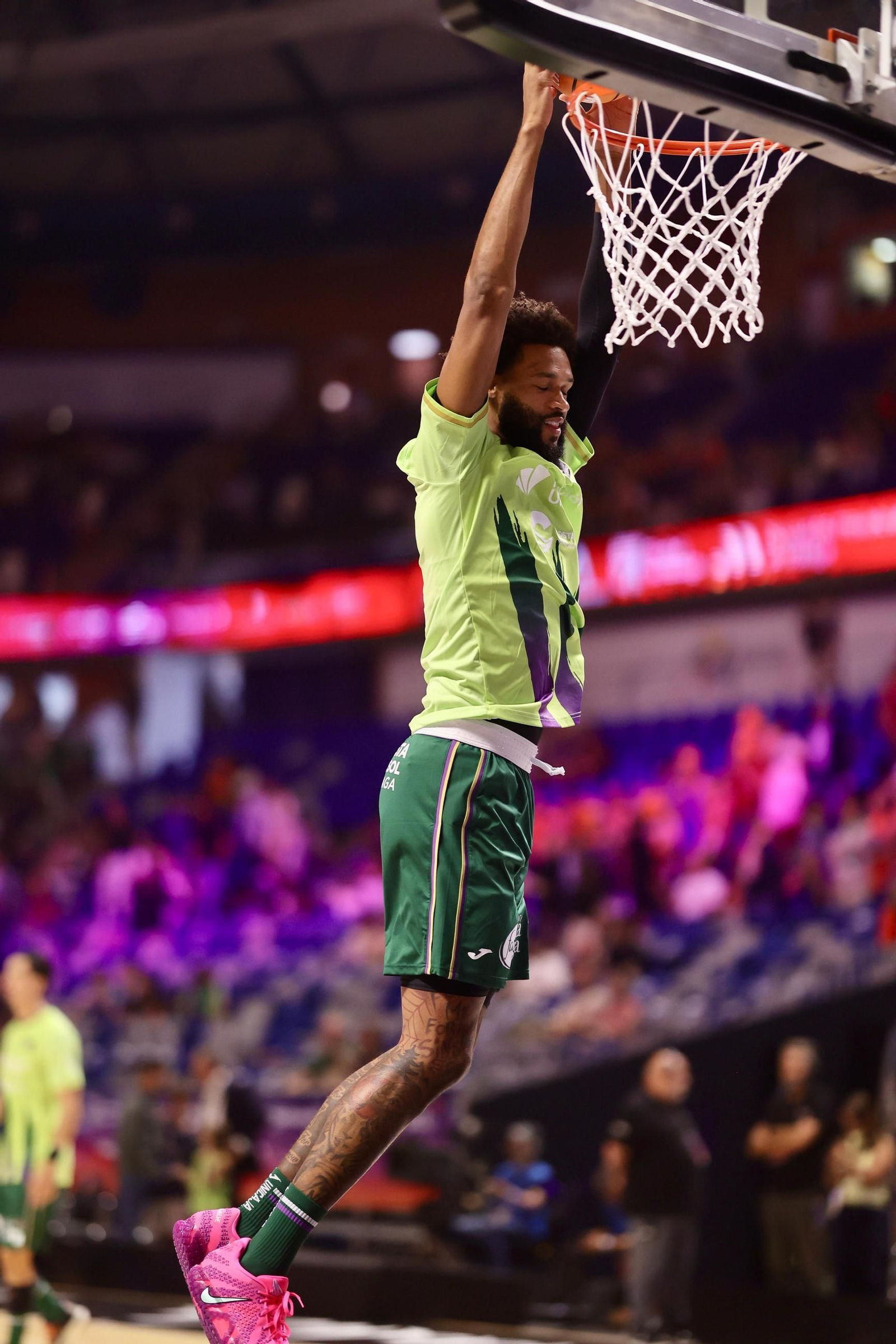 El Unicaja - Valencia Basket de la Supercopa, en fotos