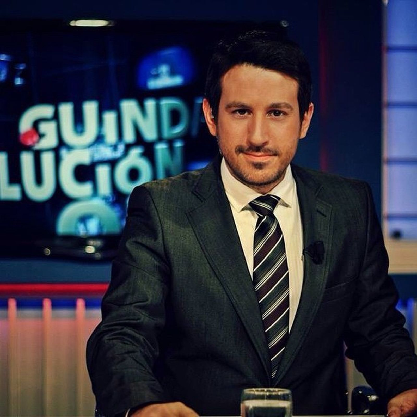 Del periodismo al puro texto dramático