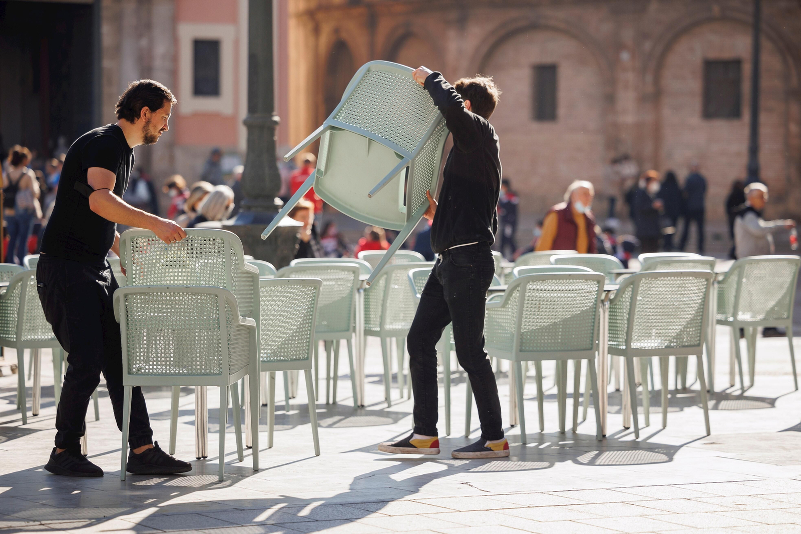El verano conlleva muchos puestos de trabajo en la hostelería.