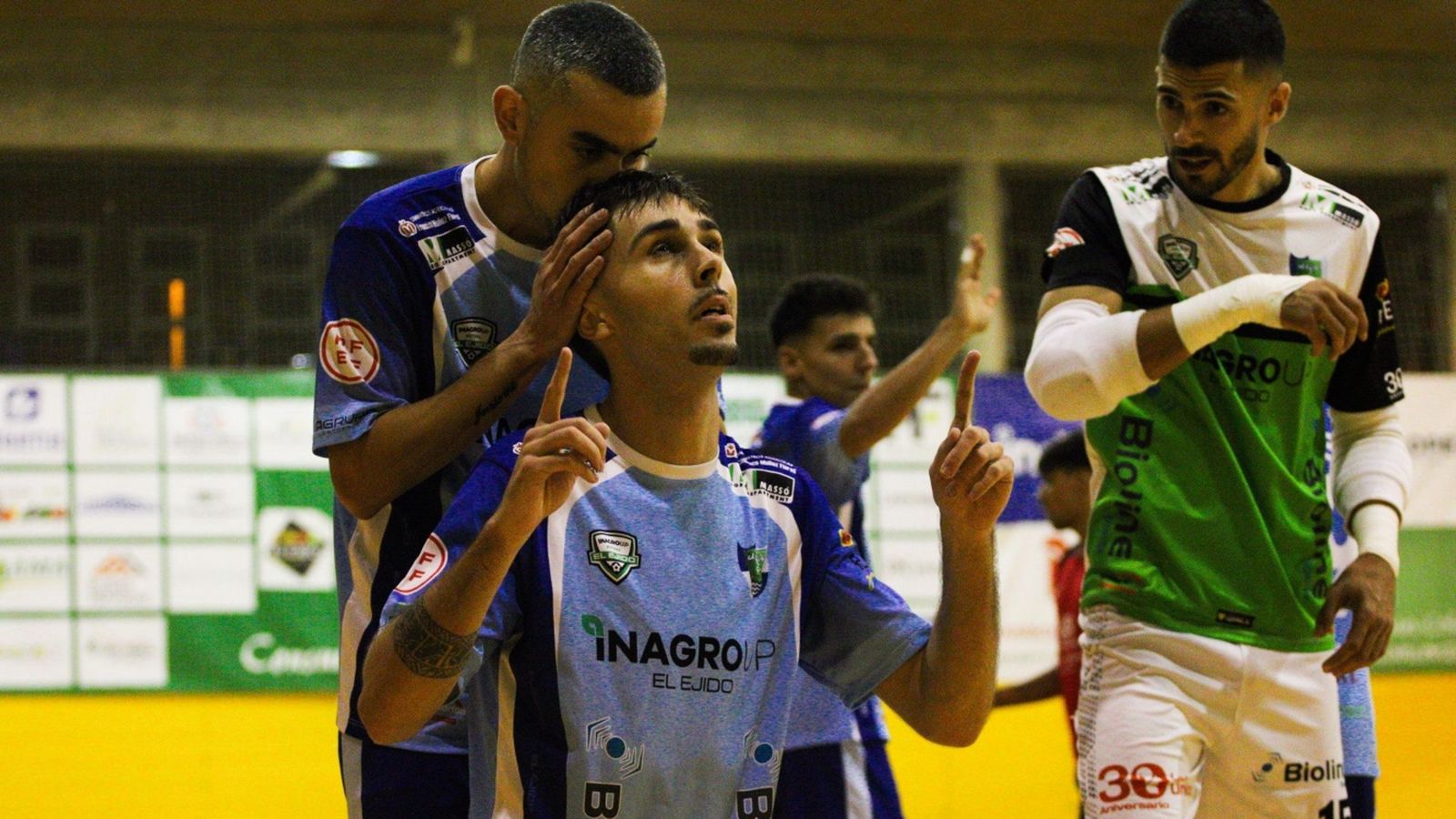 David Señoret celebra uno de los goles de la última jornada liguera.