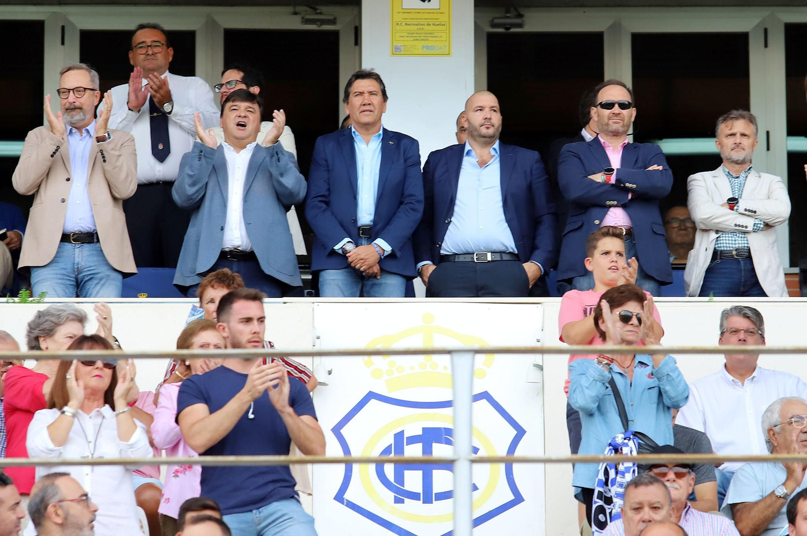 Imágenes del ambiente en el Estadio Nuevo Colombino
