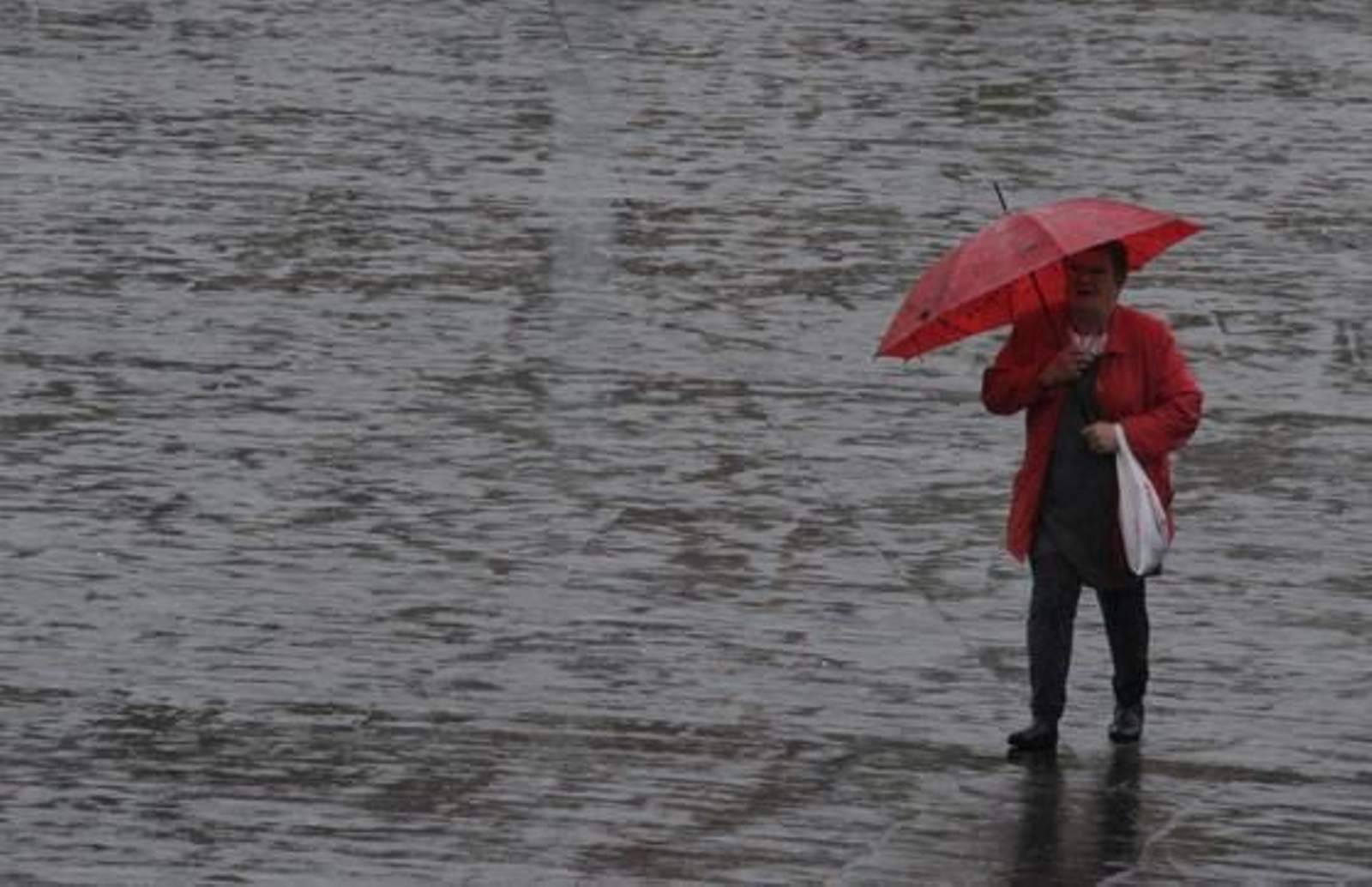 La alerta naranja de jornadas pasados ha dado paso a un situación sólo de riesgo donde las precipitaciones continuarán hasta la Nochevieja.

Foto: J.A. García / V. Hidalgo