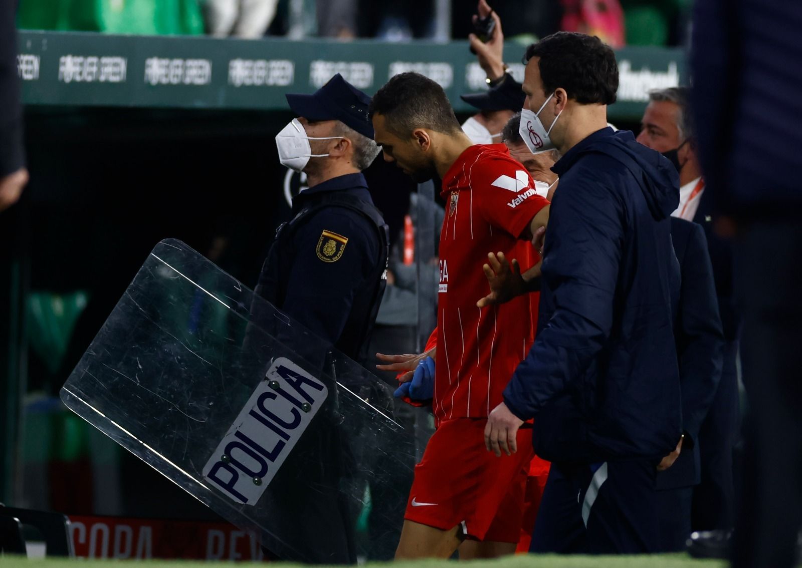 Joan Jordán sale del campo.