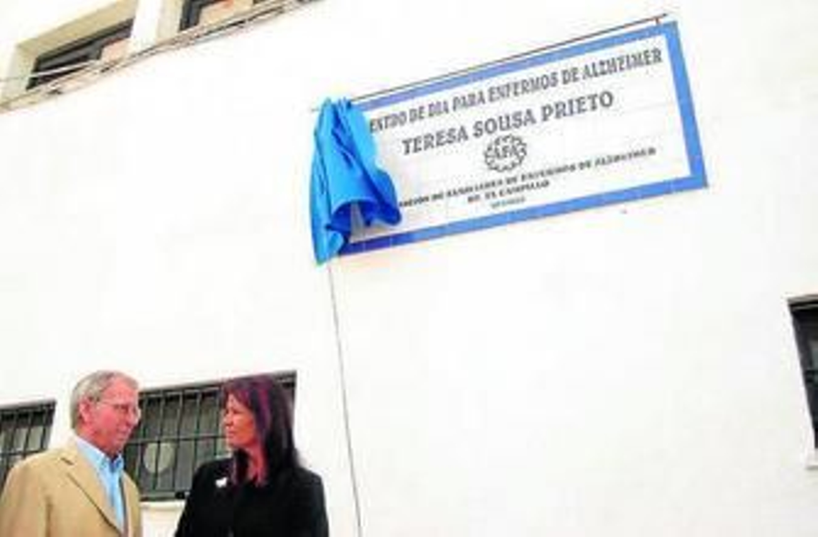 Manuel Romero, junto a Micaela Navarro, en la inauguración. Manuel Romero, junto a Micaela Navarro, en la inauguración.