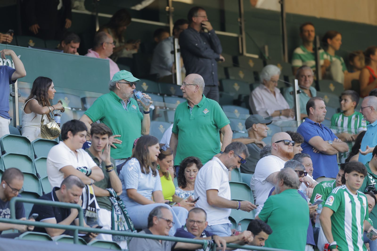 Búscate en la fotos del Betis-Sparta