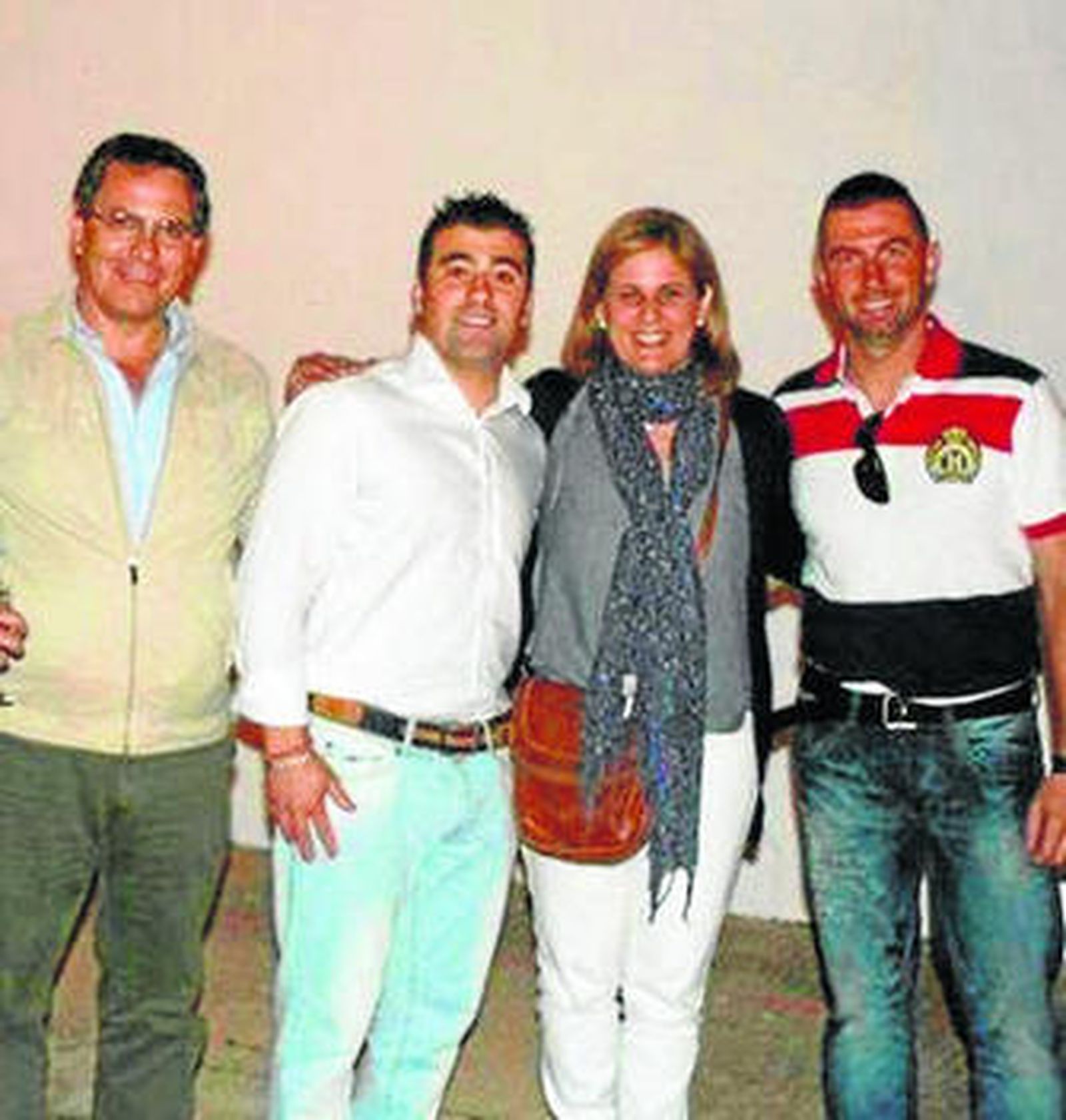 Pelayo, junto al candidato del PP en Torrecera.