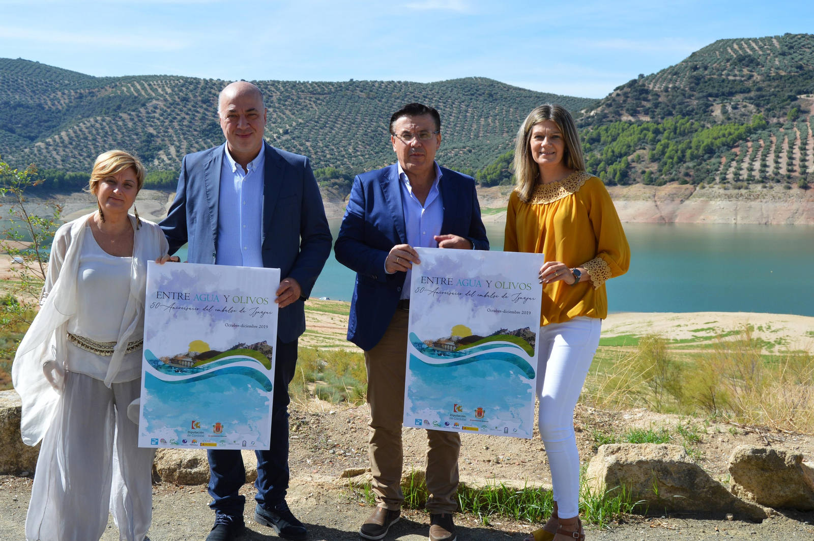 Antonia Gómez, Antonio Ruiz, Lope Ruiz e Isabel Lobato presentan el cartel.