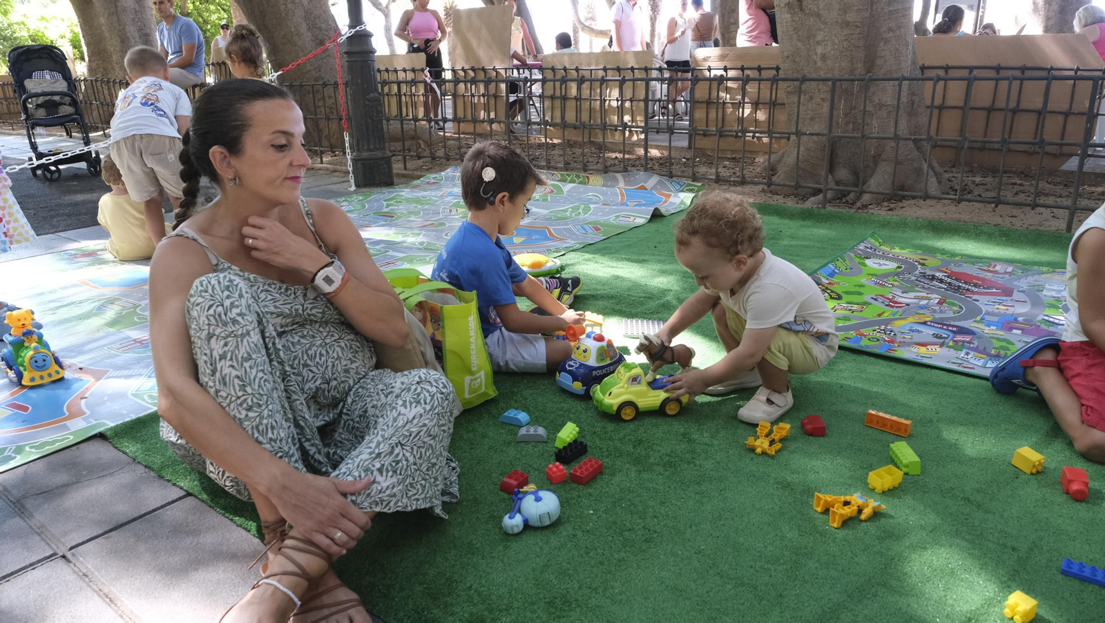 Juegos Tradicionales Infantiles en la Feria de Almería 2024, en imágenes