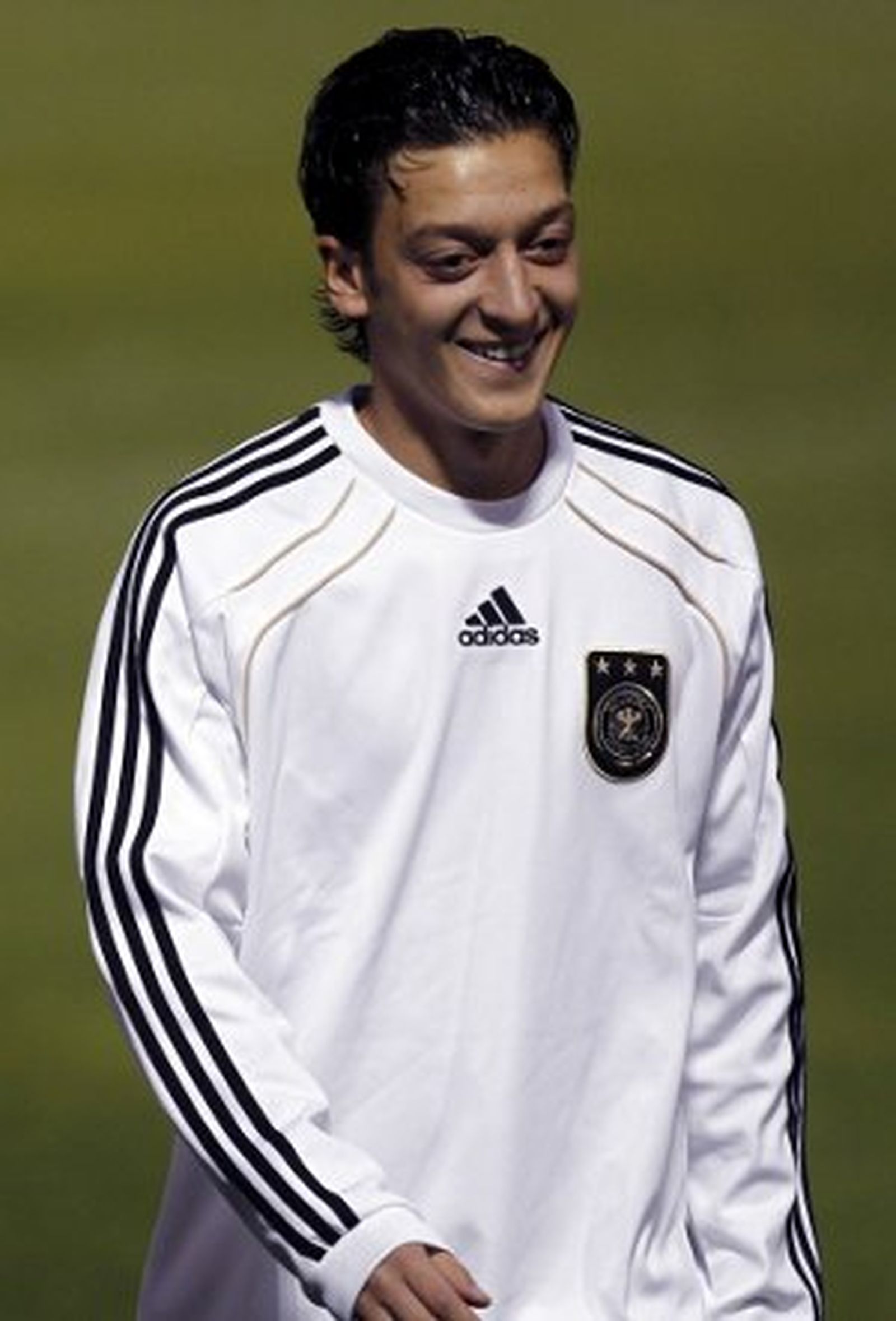 El Real Madrid confirma el fichaje de Özil