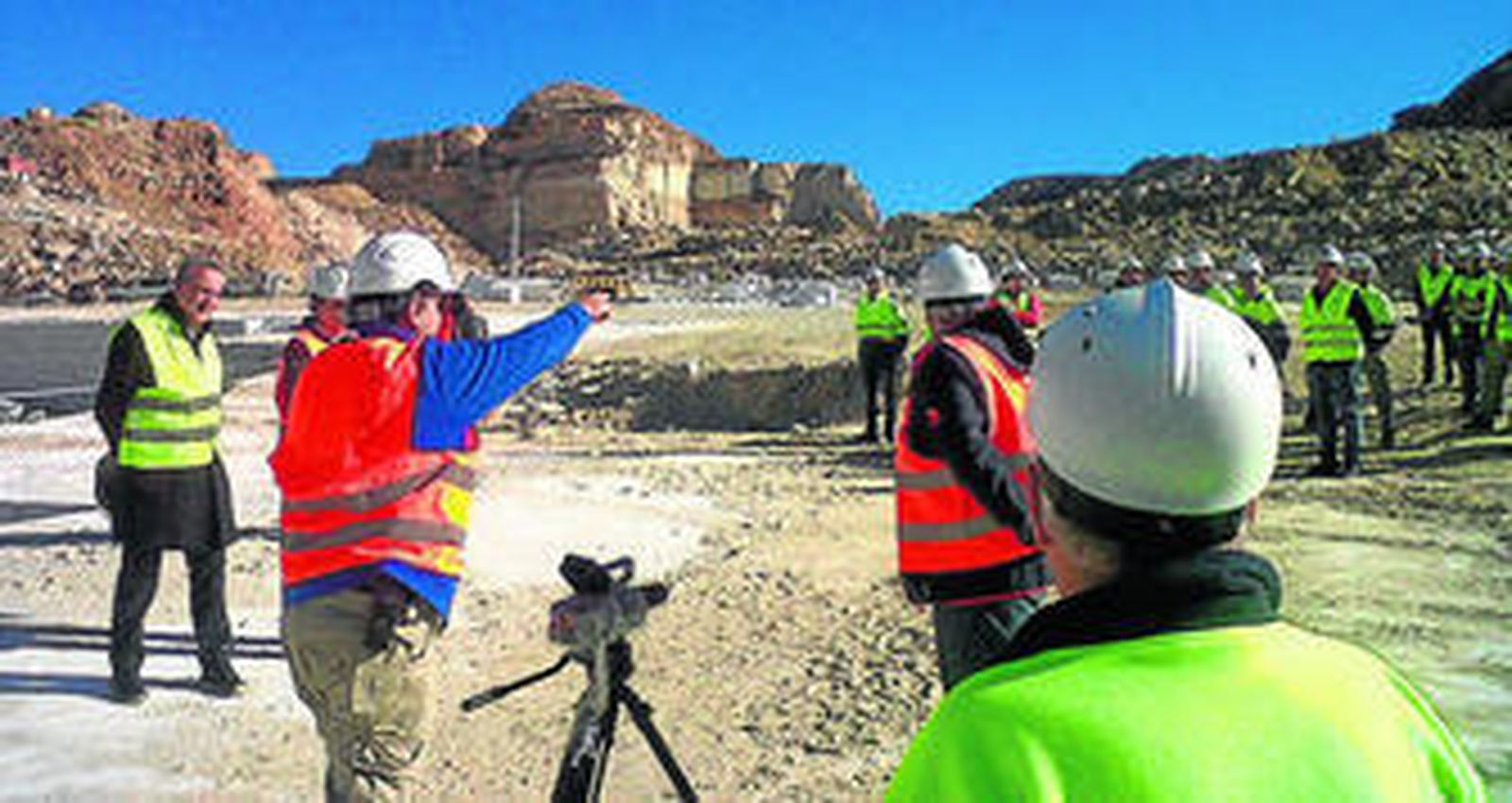 El pasado 13 de noviembre, los participantes en el primer Programa Cosentino Impulsa visitaron una cantera acompañados por Francisco Martínez-Cosentino.