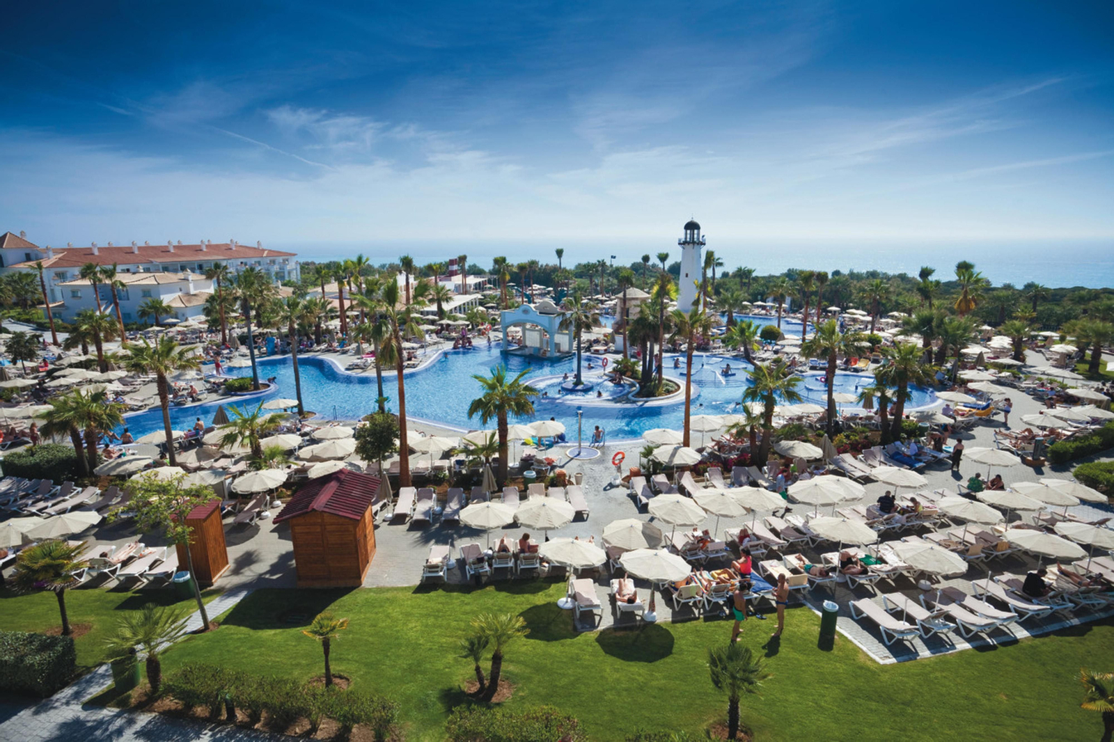 Zona de piscinas del hotel RIU, una de las que será objeto de mejoras durante los próximos meses.