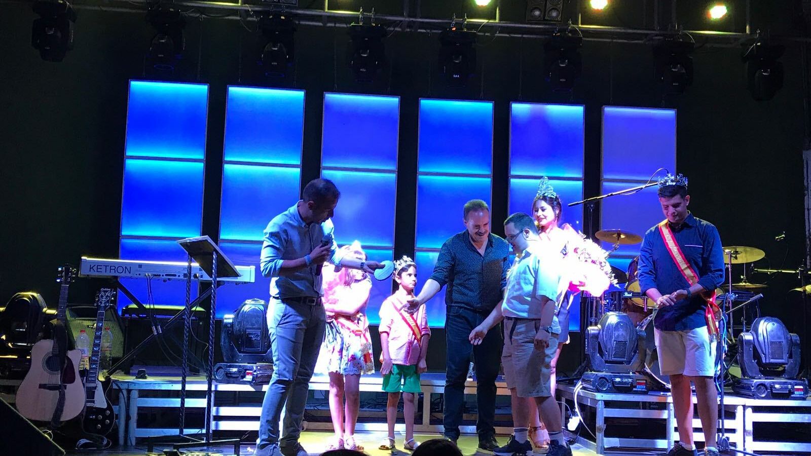 Una de las labores de las verbenas es reconocer a los más agraciados del pueblo.