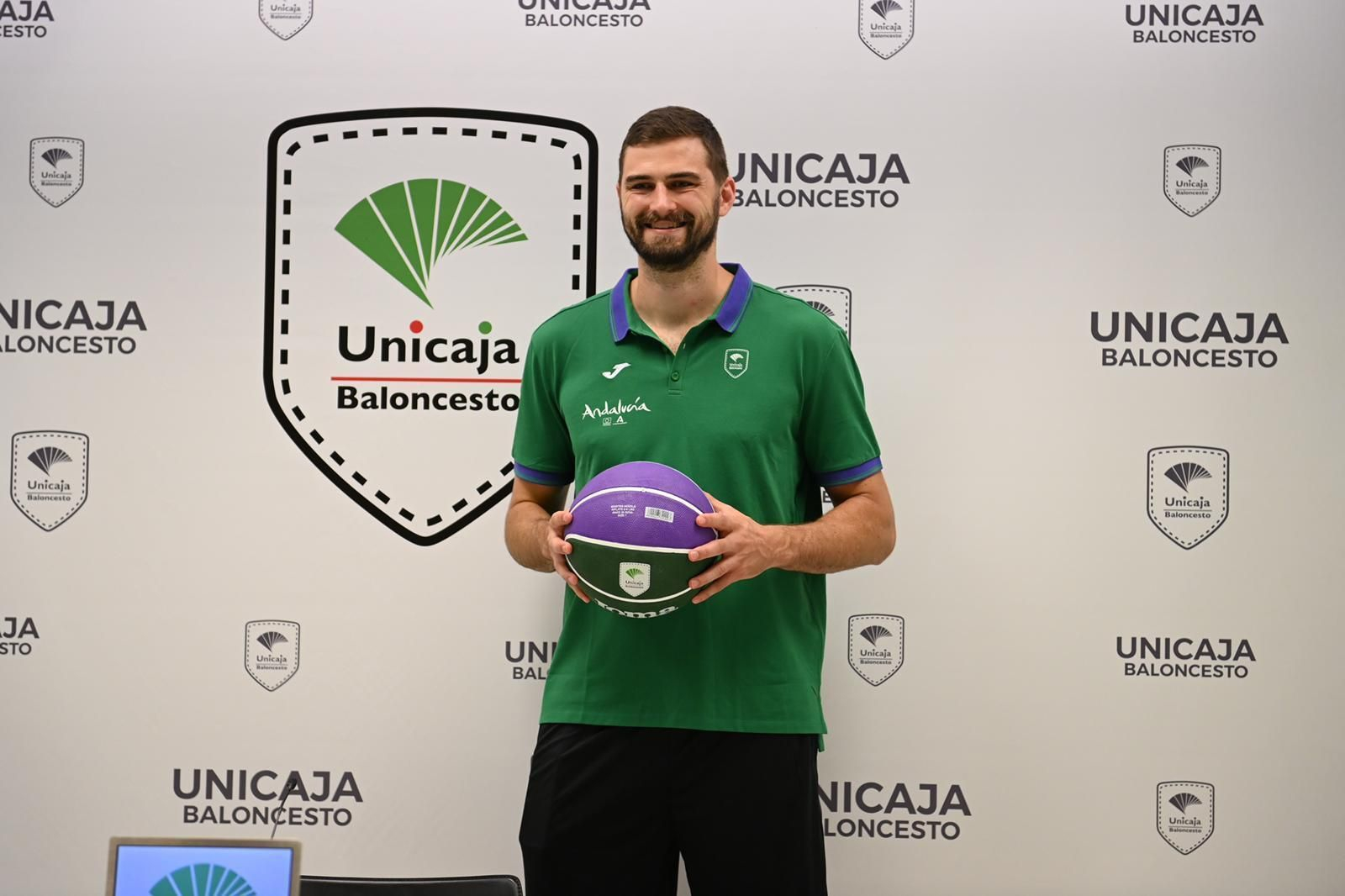 Las fotos de la presentación de David Kravish con el Unicaja